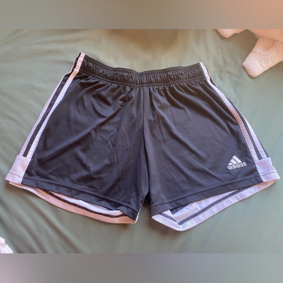 Adidas basketball shorts - Picture 3 of 4